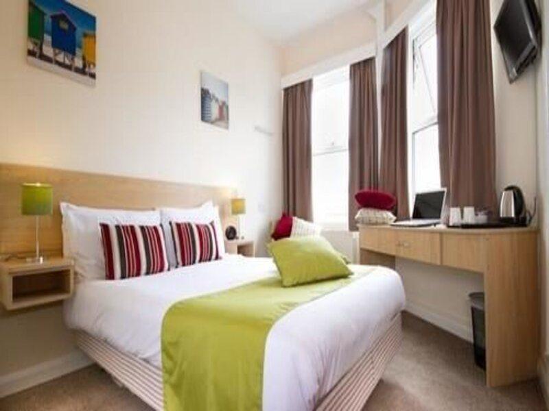 Travelrest Centre Seafront Hotel Борнмът Екстериор снимка