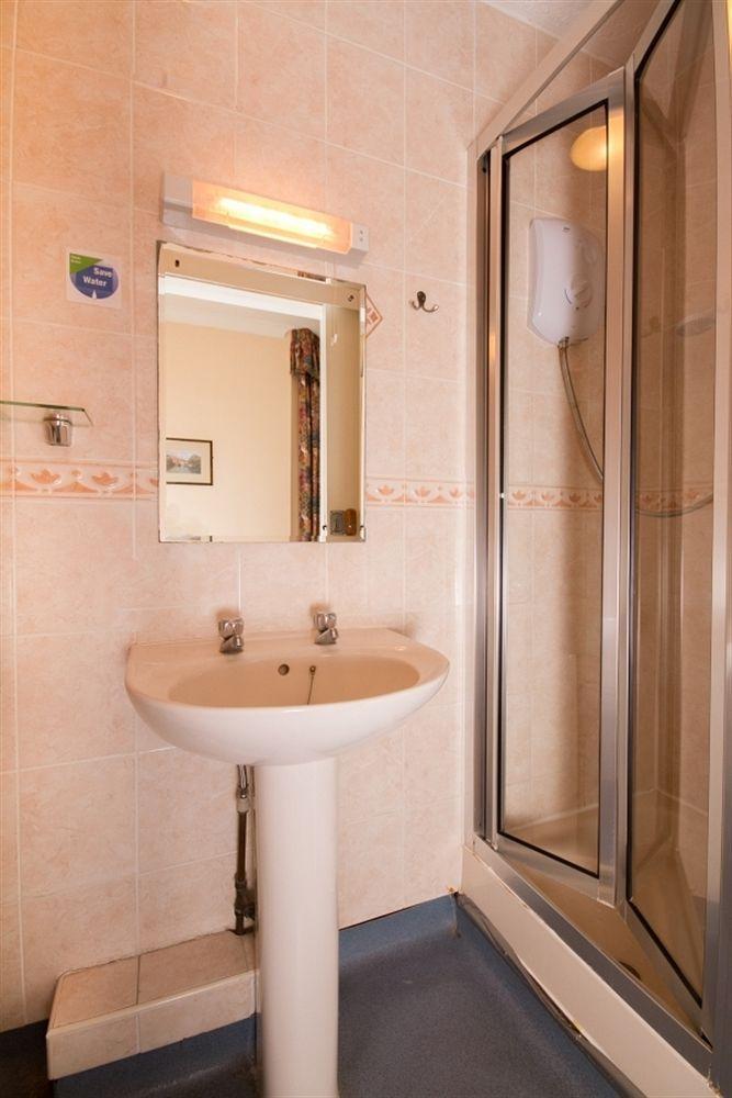 Travelrest Centre Seafront Hotel Борнмът Екстериор снимка