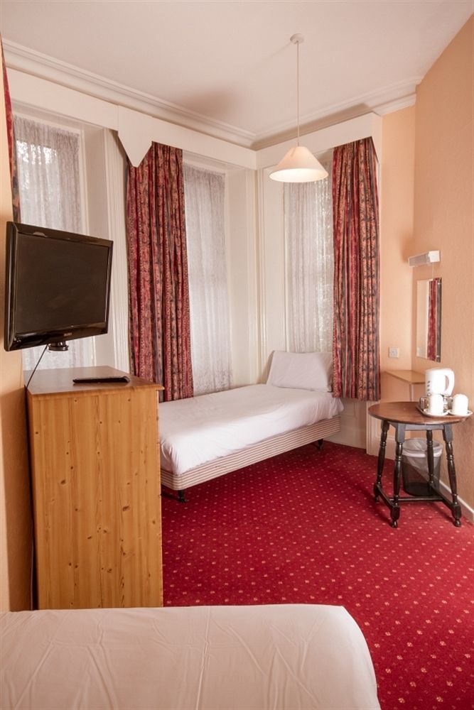Travelrest Centre Seafront Hotel Борнмът Екстериор снимка