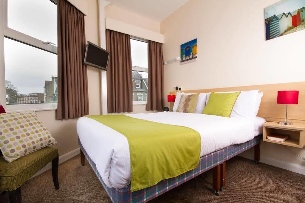Travelrest Centre Seafront Hotel Борнмът Екстериор снимка